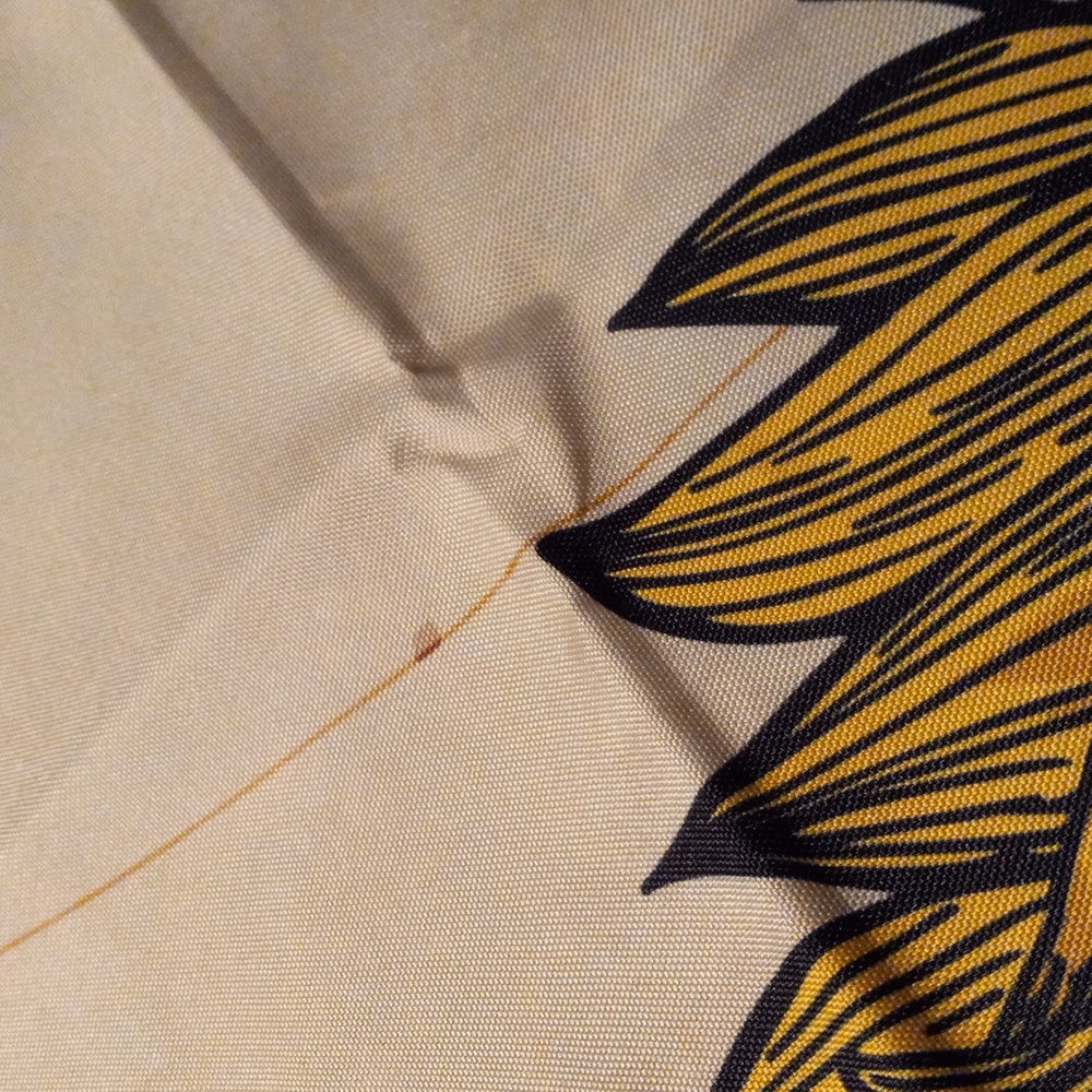 Bee Table Runner - Picture 9 of 9